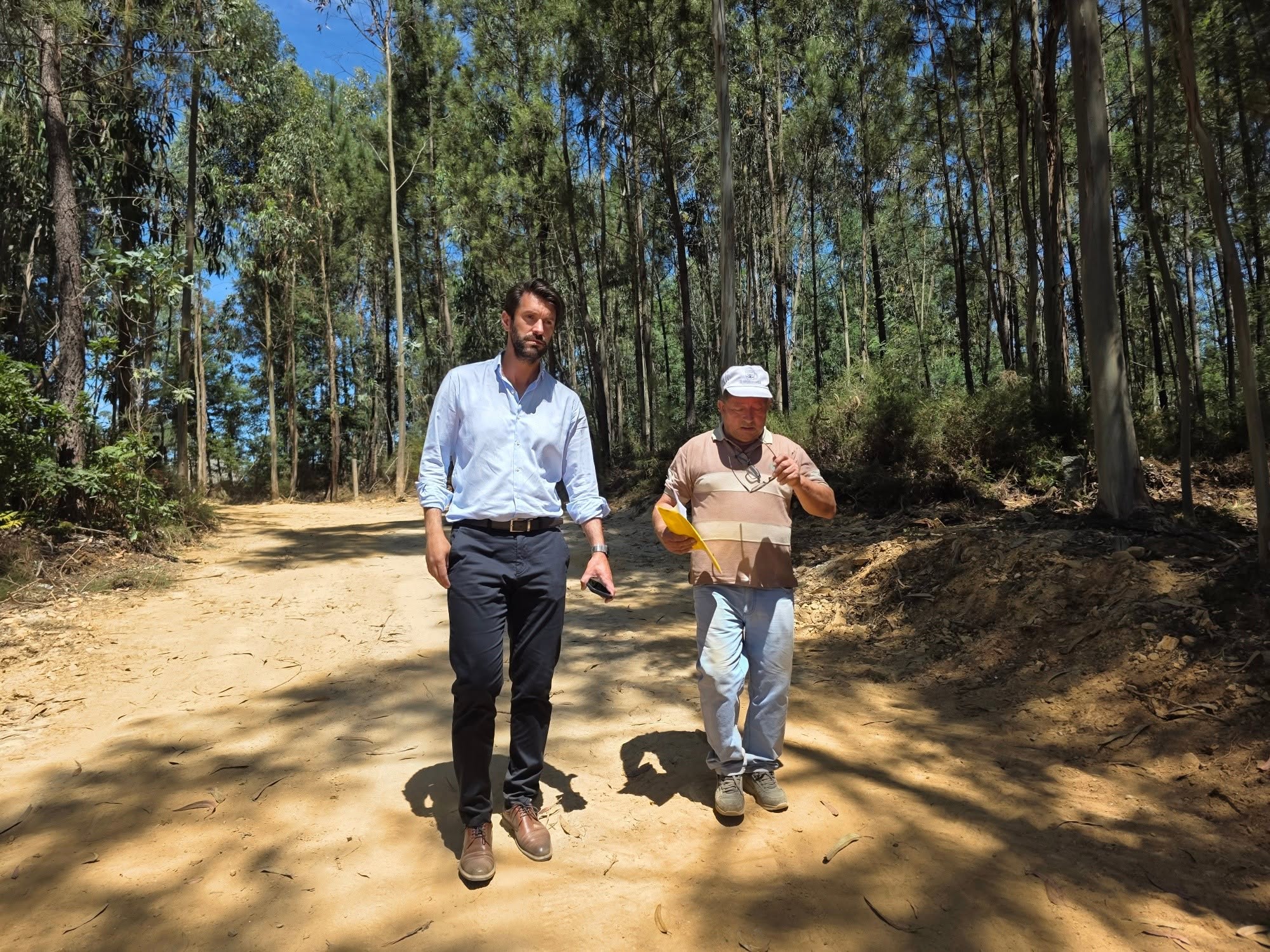 Presidente da Câmara de Castelo de Paiva acompanha requalificação da Rua Nova da Cruz da Carreira e Travessa de Valongo