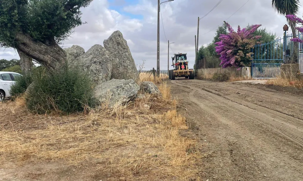 Reparação de caminhos rurais na freguesia de Aguiar

O Município de Viana do Al…