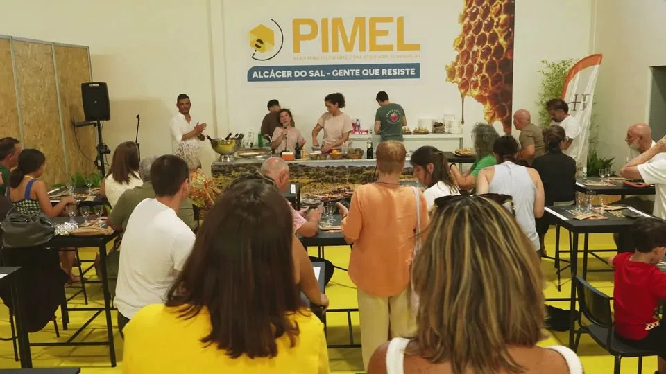 Reveja o dia de domingo na PIMEL vídeo
 
O terceiro dia da PIMEL alcançou, e at…