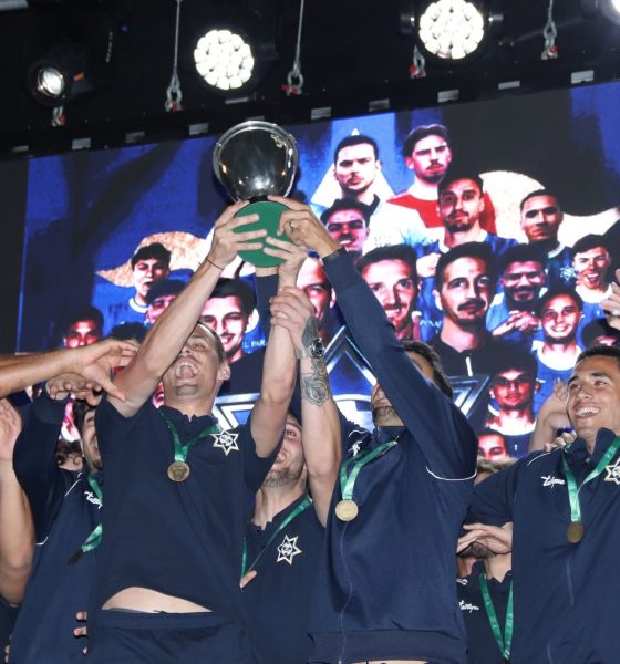 SC Freamunde recebe título de Campeão Distrital da Divisão de Elite da AF Porto na Praça 1.º de Maio
