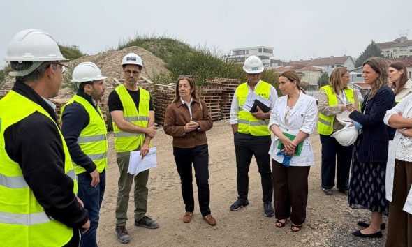Vereadora de Paços de Ferreira visita obras do futuro Centro de Saúde com equipa da ULS e profissionais de saúde