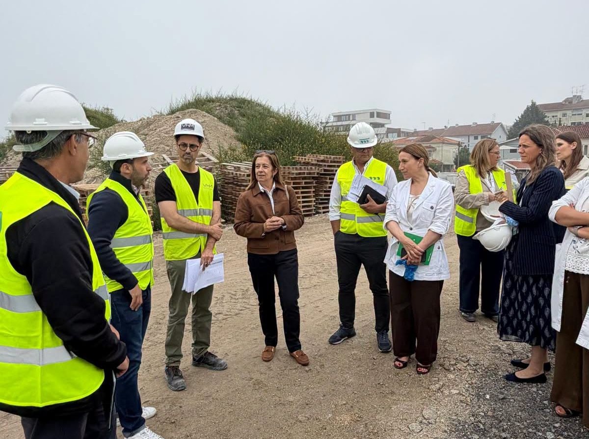 Vereadora de Paços de Ferreira visita obras do futuro Centro de Saúde com equipa da ULS e profissionais de saúde