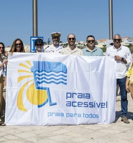 Sines hasteia bandeiras de qualidade e investe mais de 166 mil euros na vigilância das praias do concelho