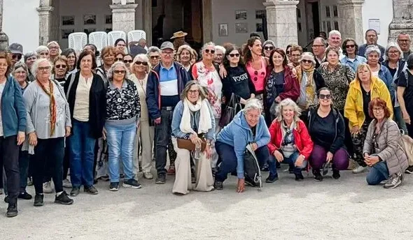 Alunos da Universidade Sénior de Odemira realizam batismo de mar e intercâmbio no Alentejo