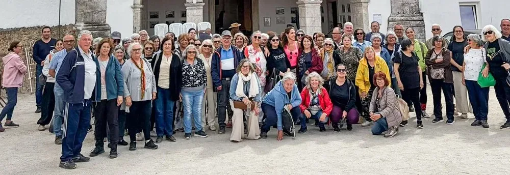 Alunos da Universidade Sénior de Odemira realizam batismo de mar e intercâmbio no Alentejo