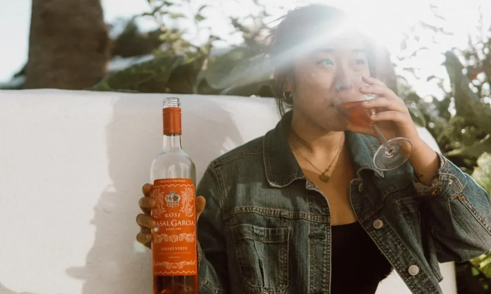 Casal Garcia entra no mercado de bebidas sem álcool com a nova gama Fruitzy 0%