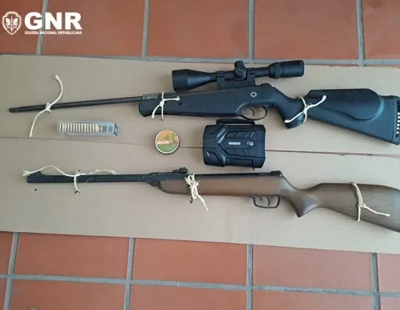 GNR detém homem e apreende carabinas modificadas e munições em Nisa