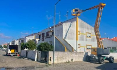Intervenção vai agora incidir nos blocos de habitação da autarquia situados na R…