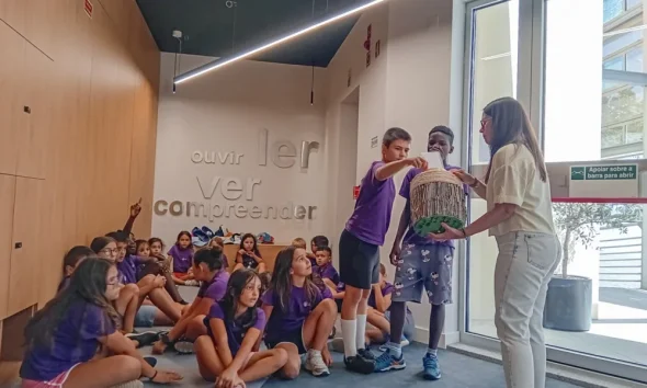 CM Pampilhosa da Serra / Crianças da ‘Eira da Brincadeira’ constroem Cápsula do Tempo para assinalar os 40 anos do Programa Bandeira Azul