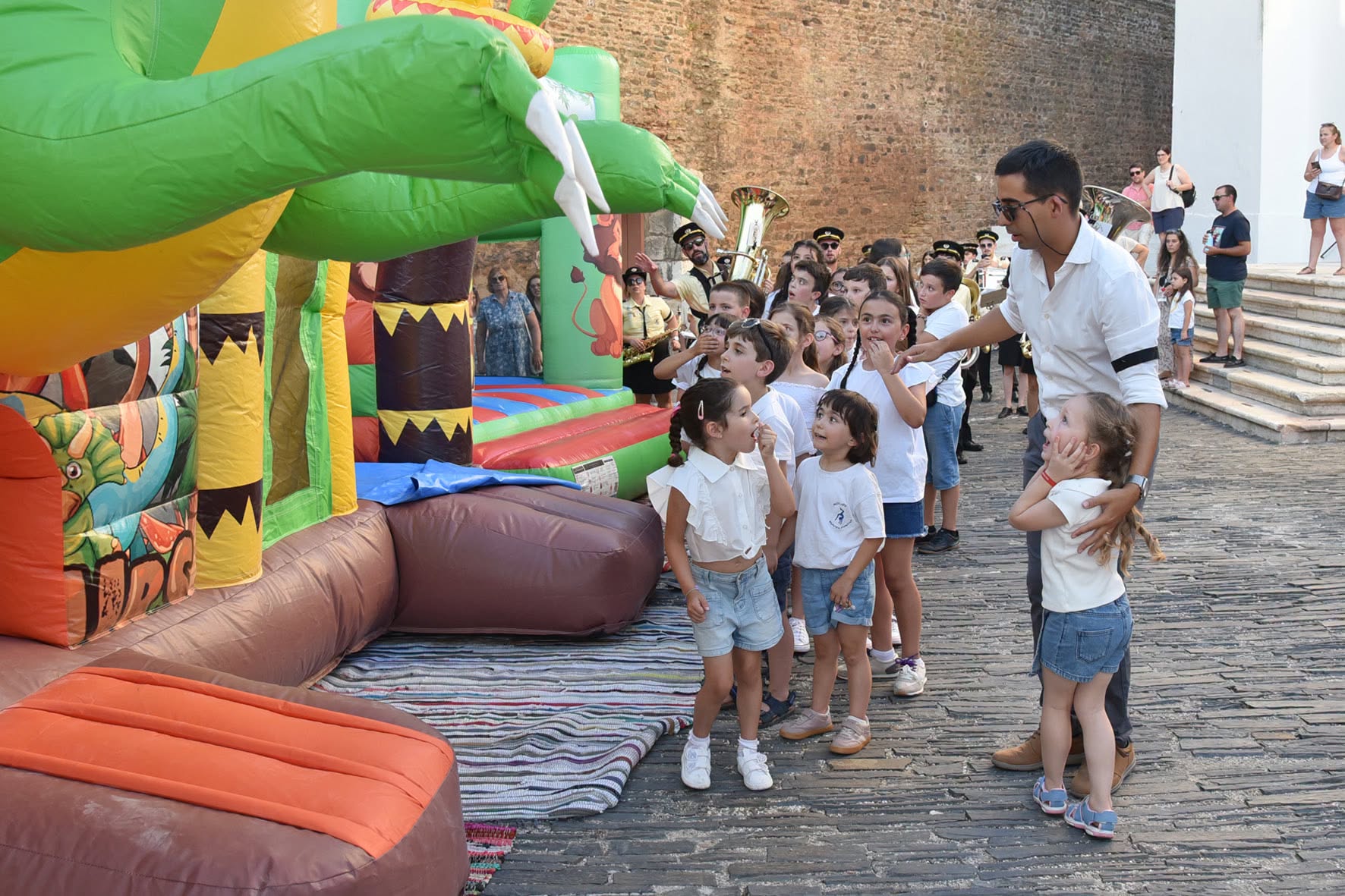 Câmara Municipal de Alandroal adicionou fotos ao álbum: Festival Fora da Casca’2…