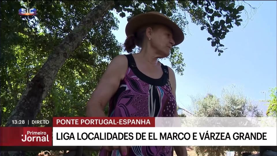 Icónica no concelho, a ponte internacional mais pequena do mundo, localizada em …