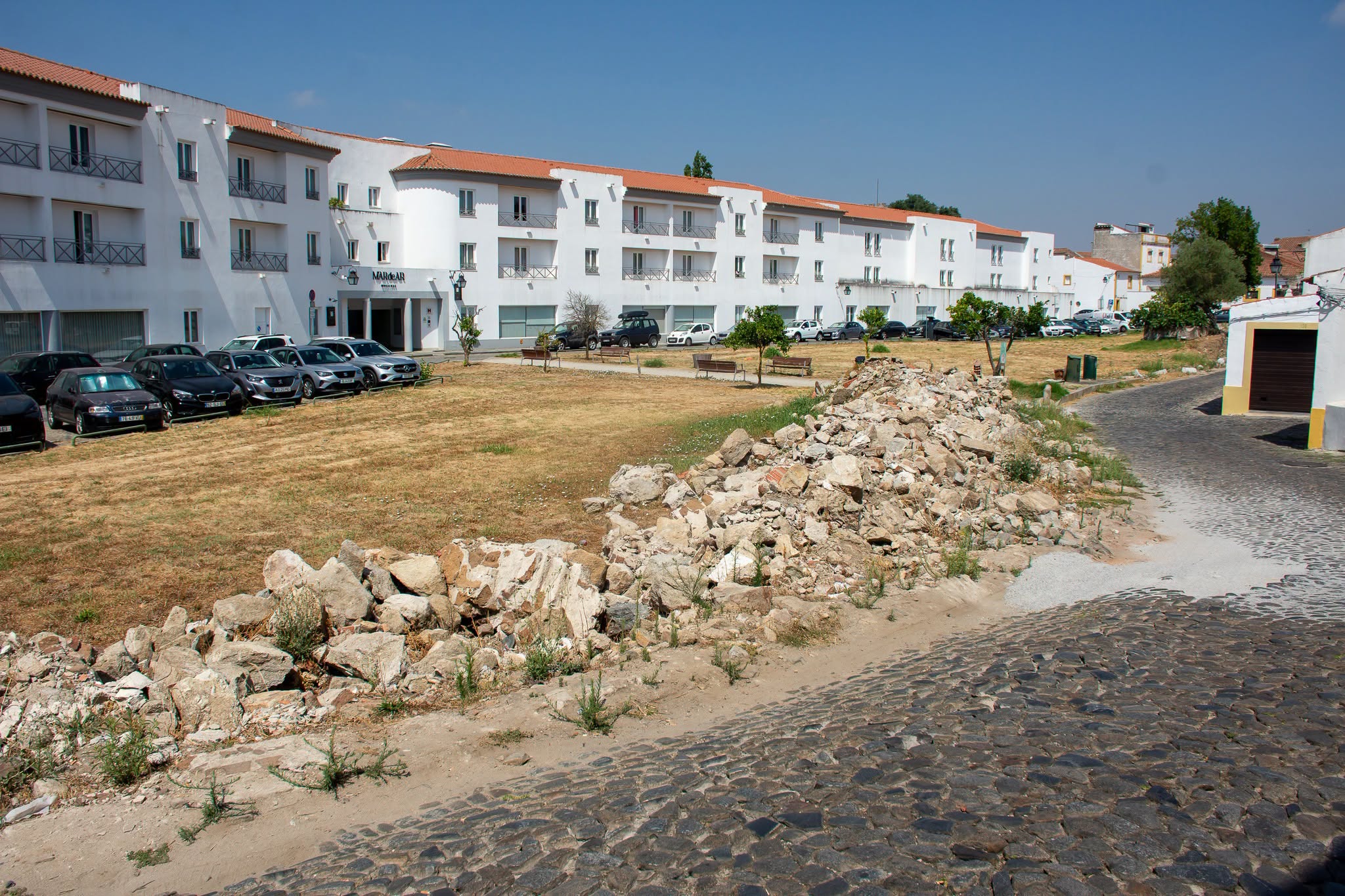 Urge Resolver Muro da Travessa da Palmeira

A Câmara Municipal de Évora está emp…