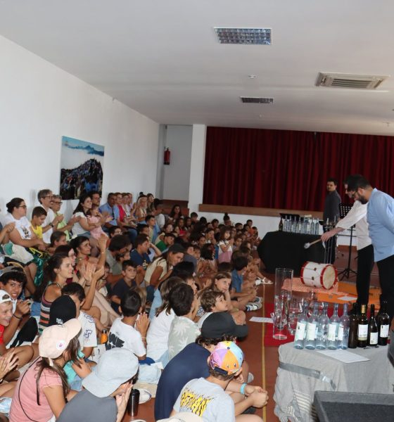 As crianças das Ludotecas do Concelho assistiram, esta quarta-feira, no Centro …