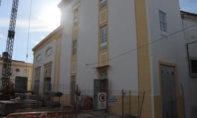 A obra de requalificação do Cine-Teatro Municipal de Elvas continua a avançar a …
