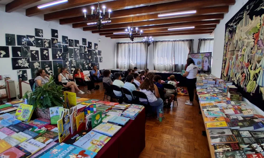 Cerca de 30 meninos e meninas da Ludoteca da Portagem visitaram, esta manhã, a …