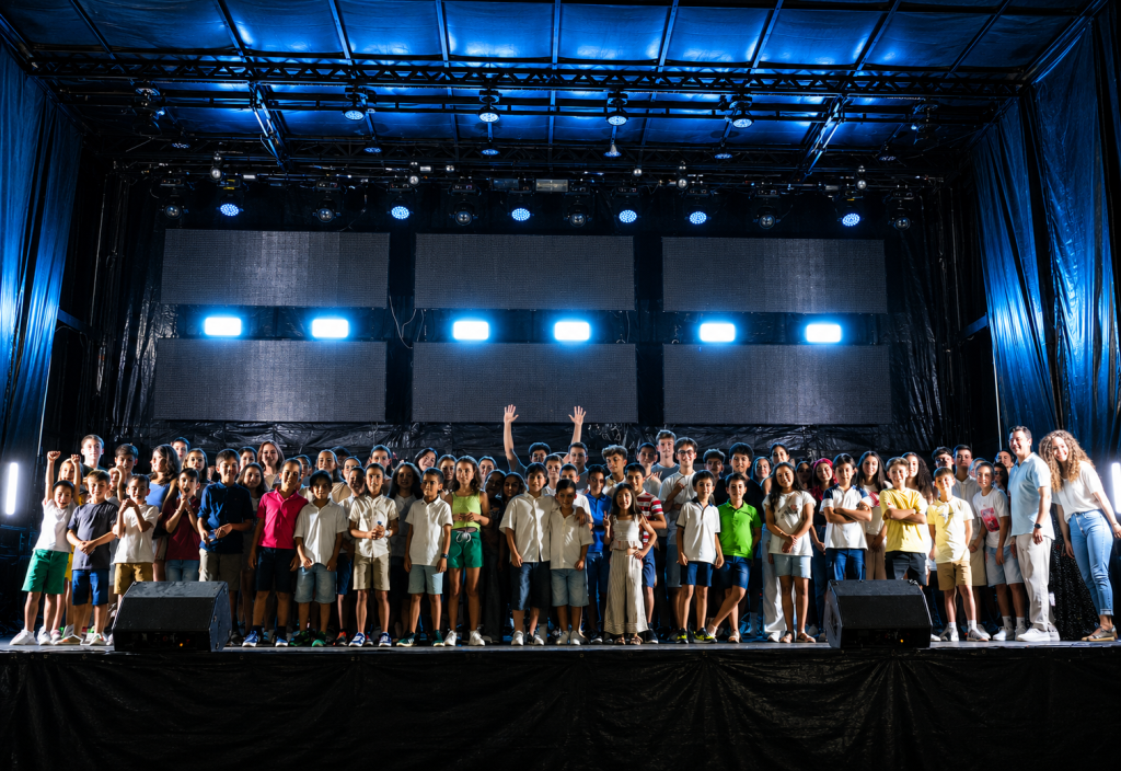 Concerto de final de ano da Academia de Música de Resende enche Largo da Feira de talento e celebração