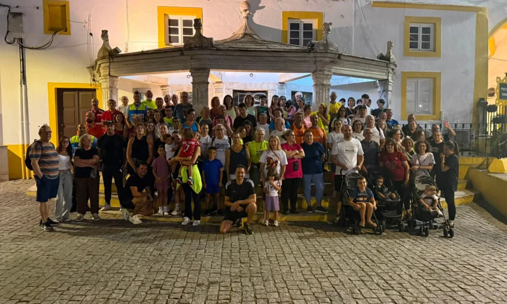 Contou com mais de uma centena de participantes a 10ª Caminhada Noturna que o Gi…