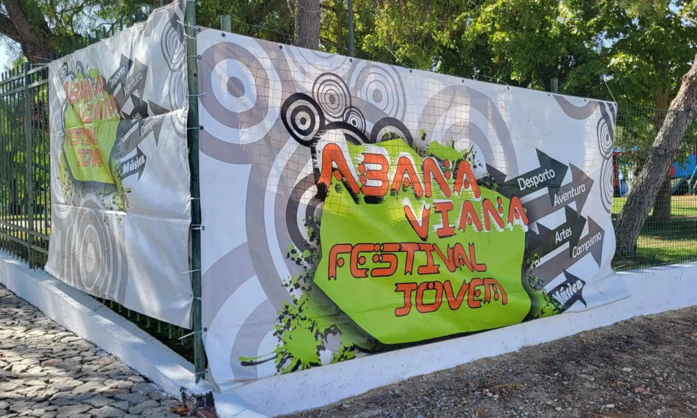 E o Abana Viana já mexe… 

Sunset nas piscinas municipais com o DJ Paulo Bent…
