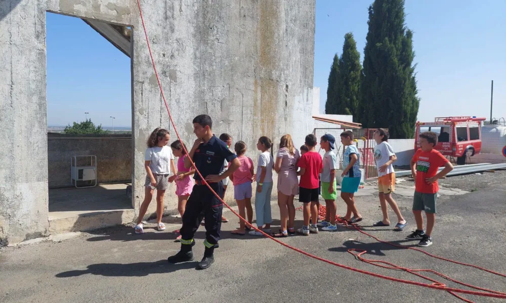 Hoje no SUMMER: Visita ao quartel dos Bombeiros, experiências, jogos no jardim …