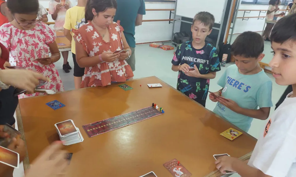 Mais uma semana de atividades no Summer 2026… B de Brincar com jogos de tabul…