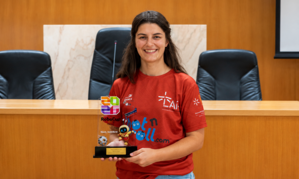Paços de Ferreira homenageia vice-campeã do mundo de robótica natural de Meixomil