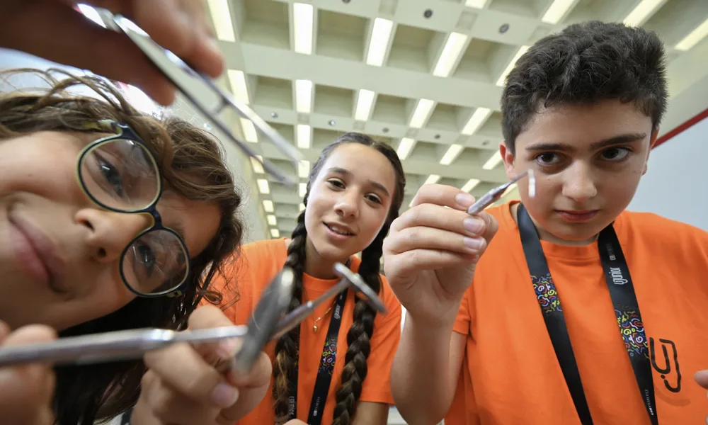 Mais de 5.300 jovens experimentam o futuro na Universidade Júnior